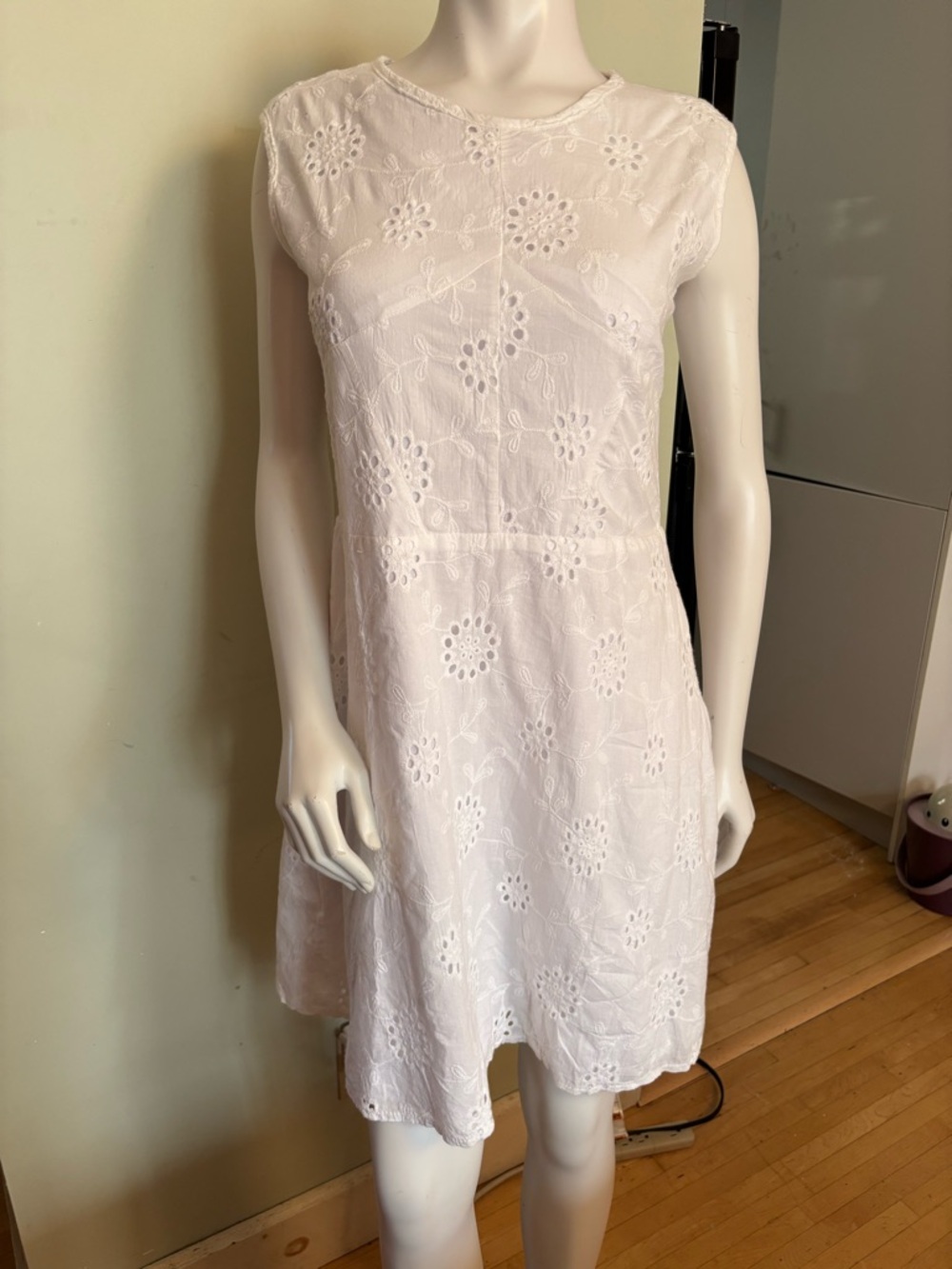 Calligra White Eyelet Cotton Dress | Size L | Summer Shift Sundress